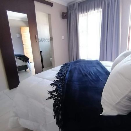 Lukhanya Guesthouse Randfontein Ngoại thất bức ảnh